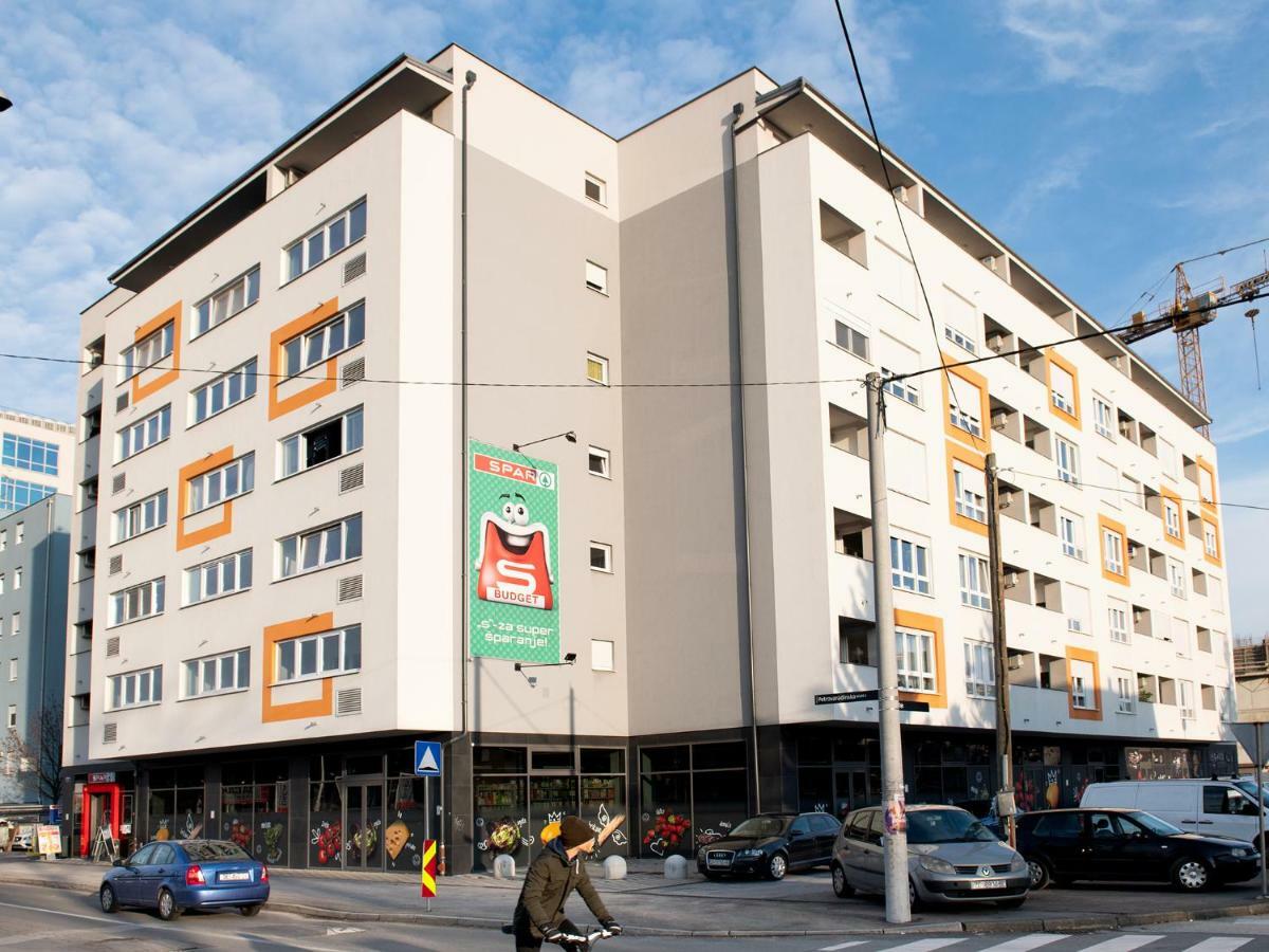 Flexible Selfcheckins 7 - Zagreb - Garage - Electric Vehicle Ccharger - Loggia - New - Luxury - Apartments Repinc 7 Exteriér fotografie